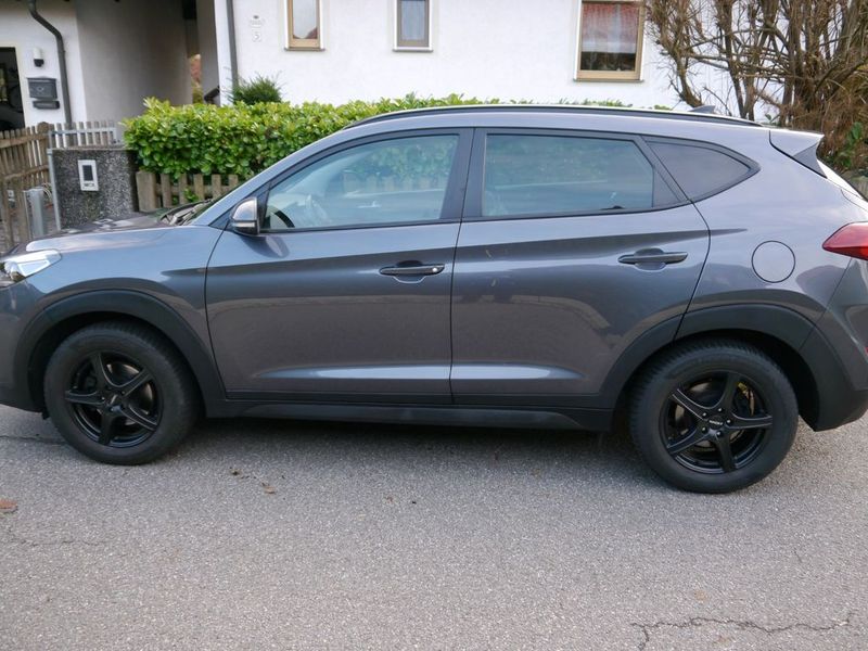 Hyundai Tucson • 2018 • 93,500 km 5