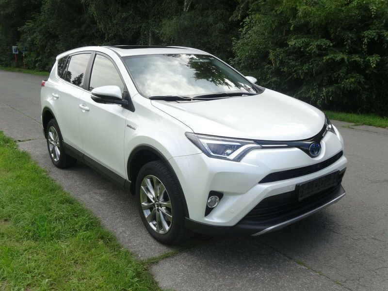 Toyota RAV4 • 2017 • 117,500 km 1