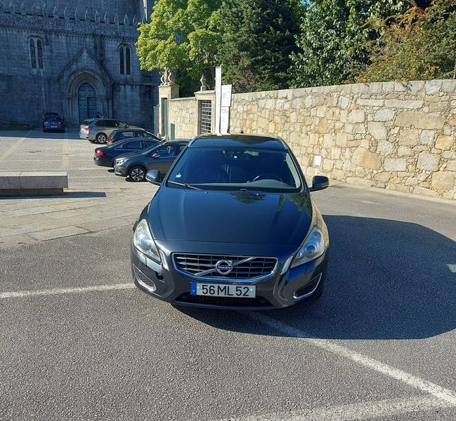 Volvo V60 • 2011 • 350,000 km 1