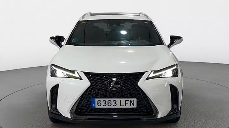 Lexus UX • 2020 • 76,543 km 1