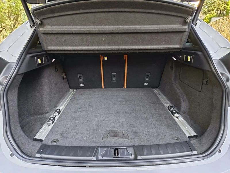 Jaguar F-Pace • 2017 • 69,500 km 12