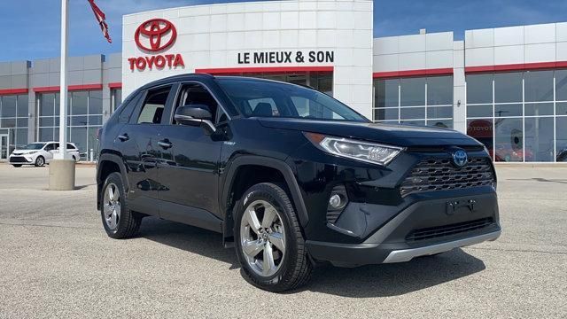 Toyota RAV4 Hybrid • 2020 • 5,484 km 4