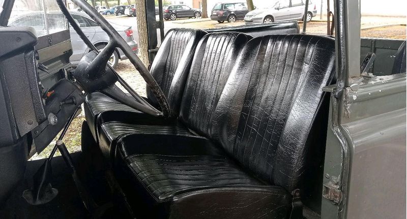 Land Rover LR4 • 1980 • 50,000 km 4