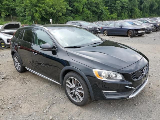 Volvo V60 • 2016 • 10,000 mi 1