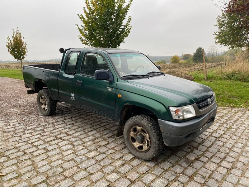 Toyota Hilux • 2002 • 395,000 km 5