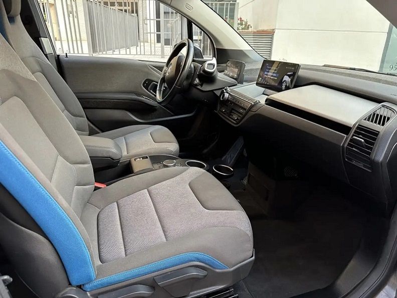 BMW i3 • 2019 • 81,900 km 10
