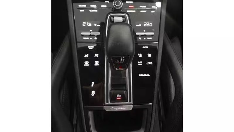 Porsche Cayenne Coupe • 2023 • 75,654 km 2