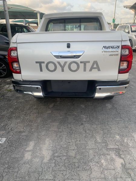 Toyota Hilux • 2019 • 32 km 3