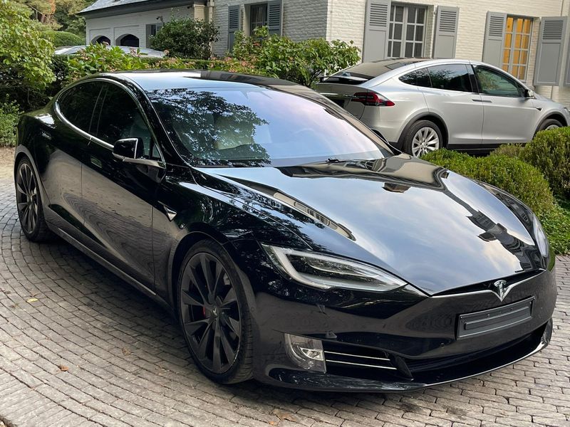 Tesla Model S • 2020 • 57,000 km 2