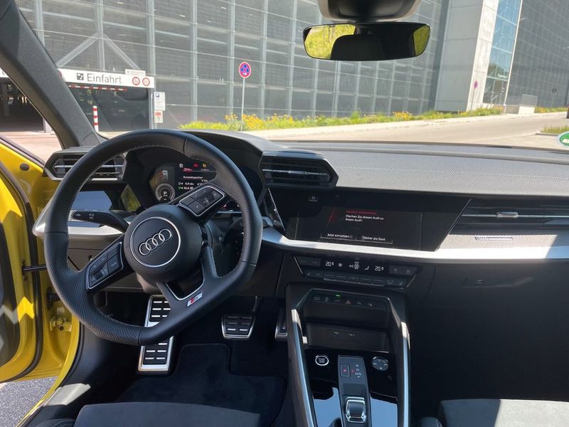 Audi A3 • 2021 • 18,700 km 5