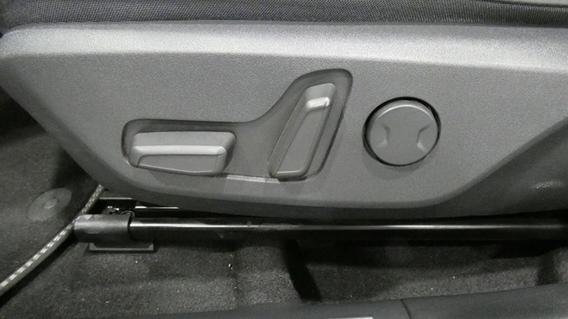 Kia Niro • 2023 • 32,361 km 13