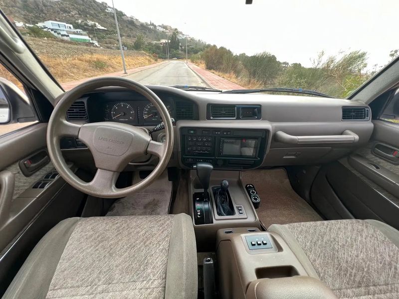 Toyota Land Cruiser • 1997 • 272,000 km 10