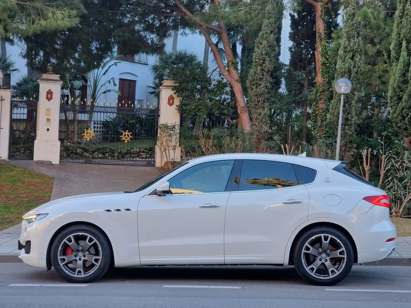Maserati Levante • 2017 • 19,700 km 5