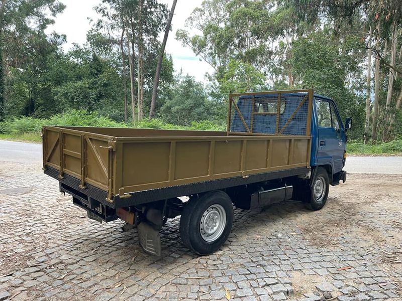 Toyota Dyna • 1987 • 257,000 km 5