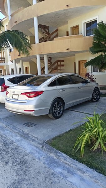 Hyundai Sonata • 2017 • 56,000 km 3
