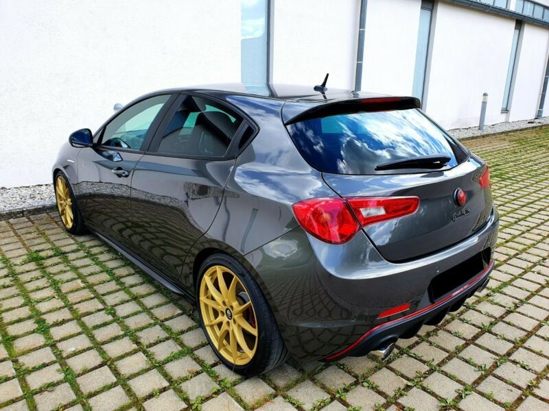 Alfa Romeo Giulietta • 2015 • 99,400 km 3