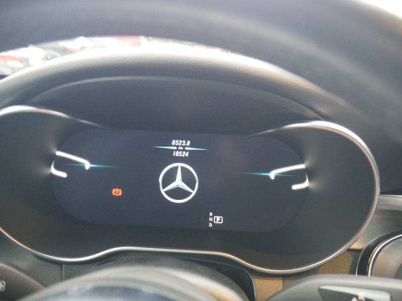 Mercedes-Benz GLC-Class • 2020 • 18,000 km 12
