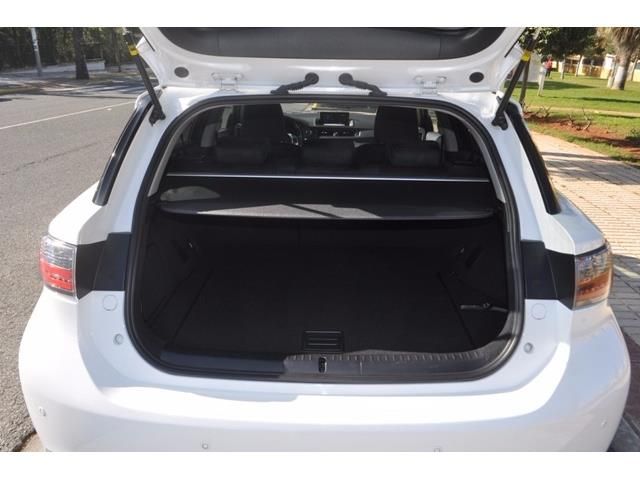 Lexus CT • 2013 • 132,000 km 5