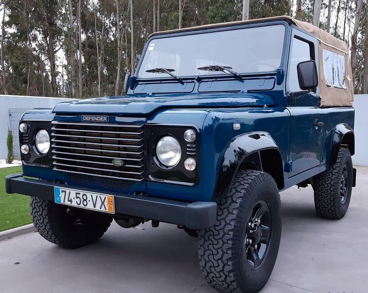 Land Rover Defender • 2004 • 159,999 km 1
