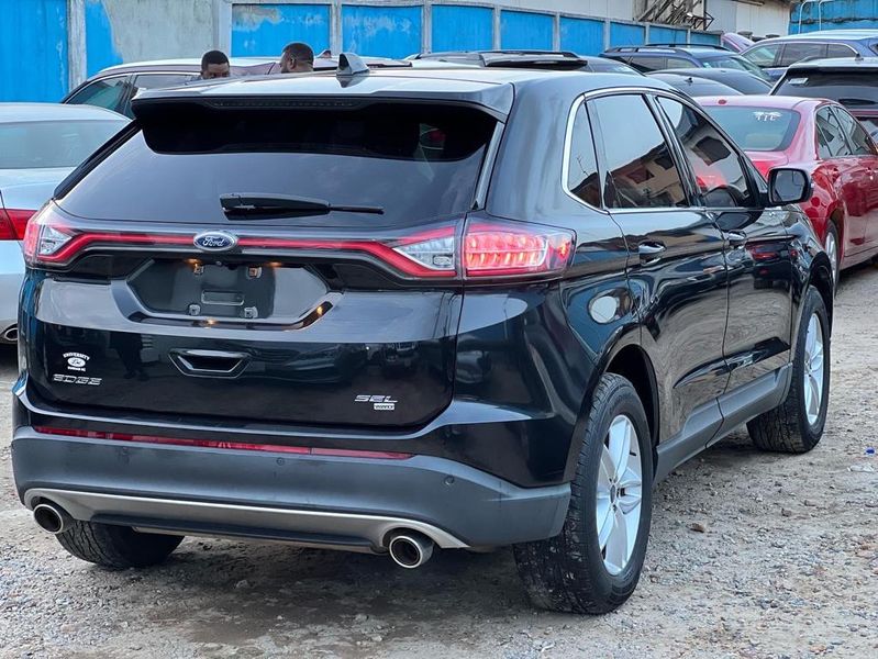Ford Edge • 2015 • 21 km 3