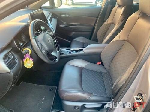 Toyota C-HR • 2016 • 54,000 km 12