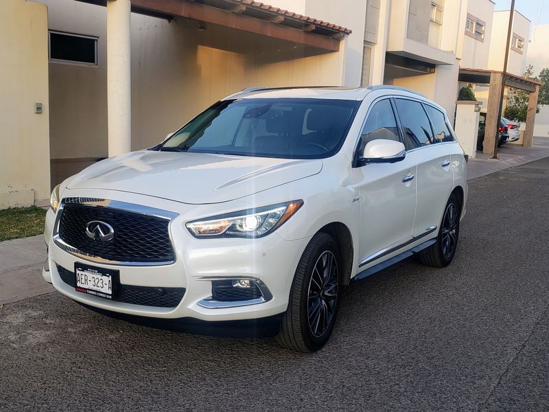 Infiniti QX60 • 2017 • 75,000 km 3