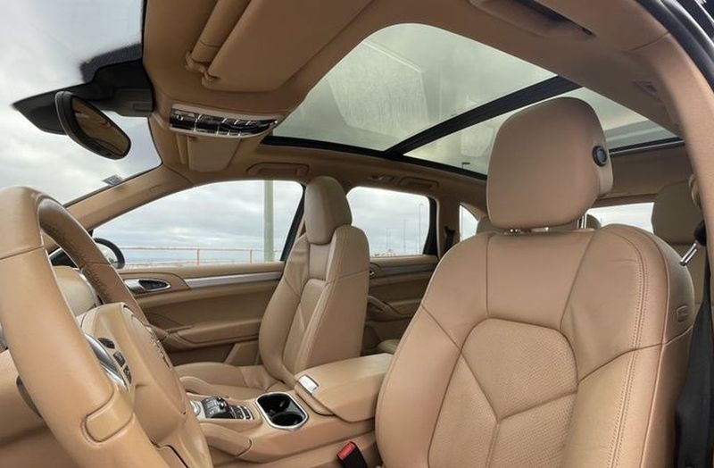 Porsche Cayenne • 2014 • 102,000 km 7