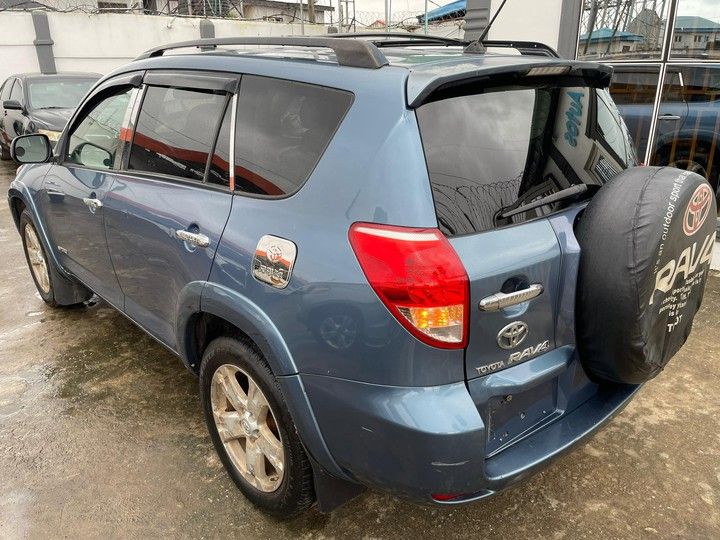 Toyota RAV4 • 2017 • 44 km 4