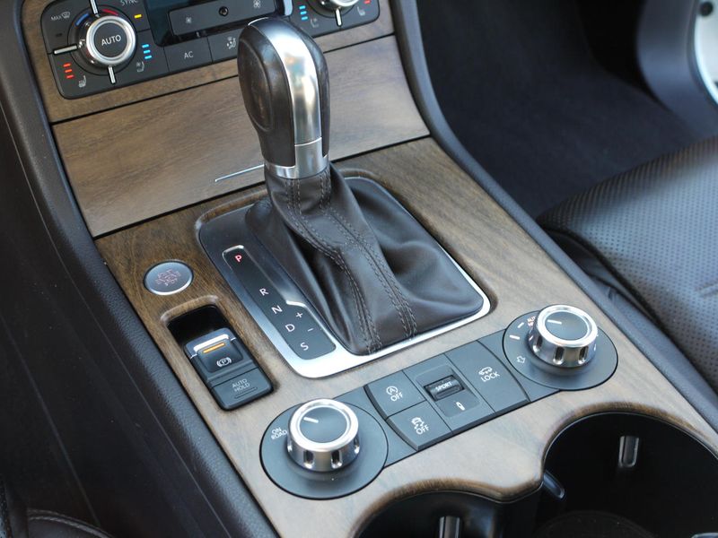 Volkswagen Touareg • 2012 • 215,000 km 10