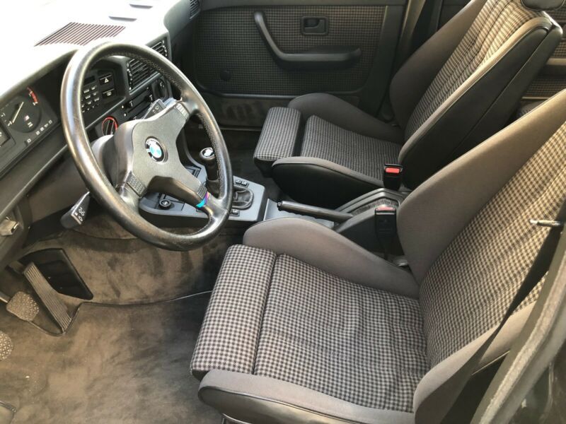 BMW M5 • 1985 • 114,000 km 5