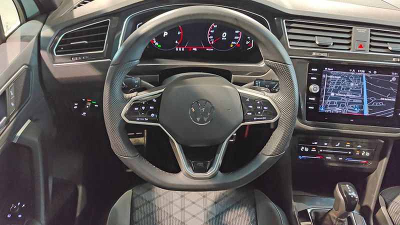 Volkswagen Tiguan • 2023 • 9,499 km 24