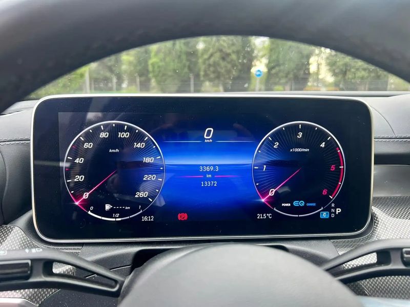 Mercedes-Benz C-Class • 2022 • 13,400 km 3