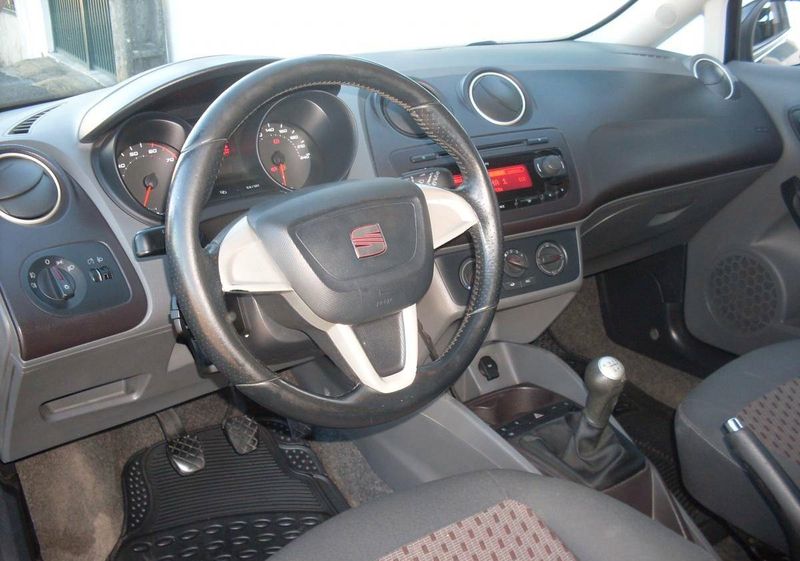 Seat Ibiza • 2009 • 299,999 km 4