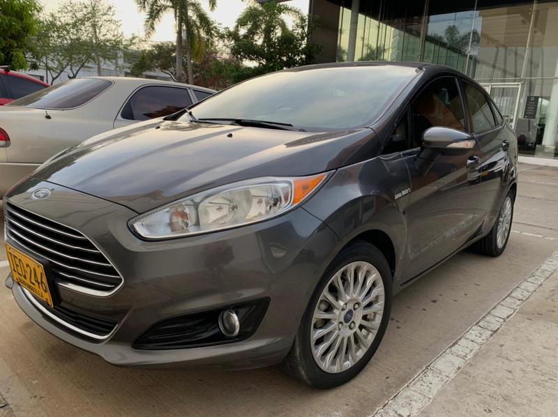 Ford Fiesta • 2015 • 68,024 km 4