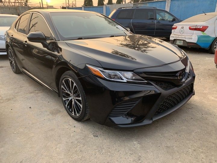 Toyota Camry • 2017 • 2 km 1