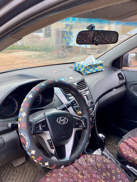 Hyundai Accent • 2011 • 94,733 km 4