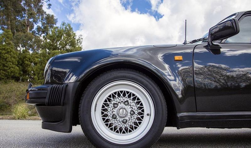 Porsche 911 • 1980 • 100,000 km 8