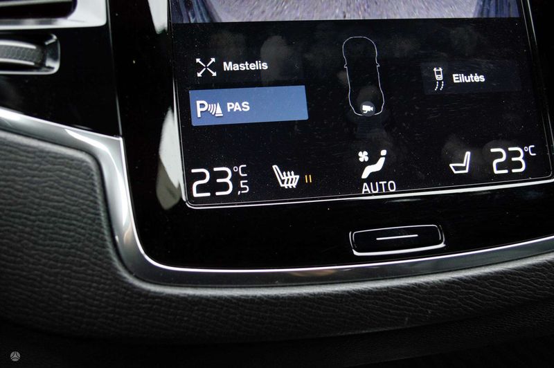 Volvo XC90 • 2016 • 177,000 km 22