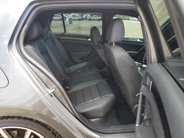 Volkswagen Golf • 2018 • 10,000 mi 8