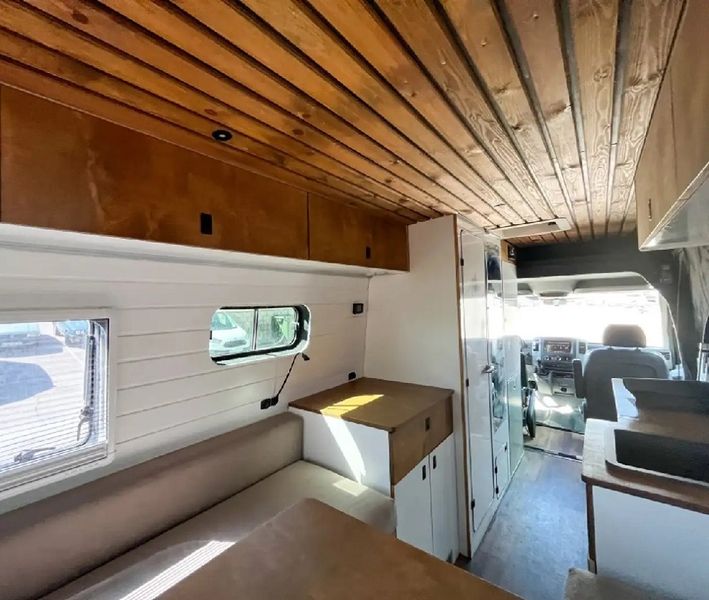 Mercedes-Benz Sprinter • 2012 • 164,500 km 10