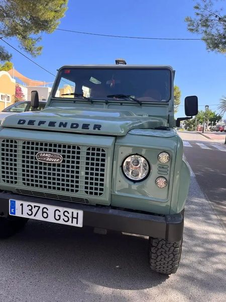 Land Rover Defender • 2009 • 130,000 km 7