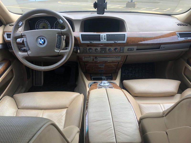 BMW 7 Series • 2002 • 184,500 km 4
