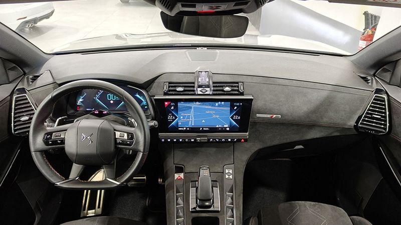 Citroën DS5 • 2022 • 18,557 km 8