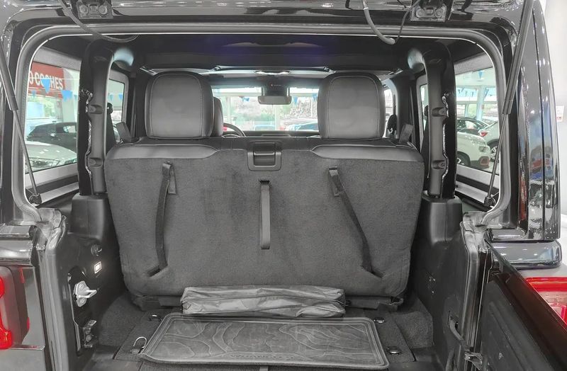 Jeep Wrangler • 2020 • 17,000 km 9