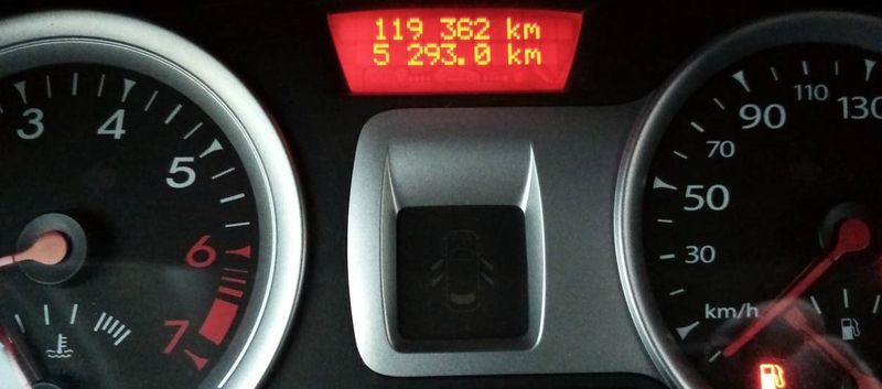 Renault Clio • 2010 • 110,000 km 4