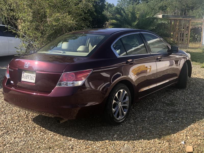Honda Accord • 2009 • 1,000 km 3