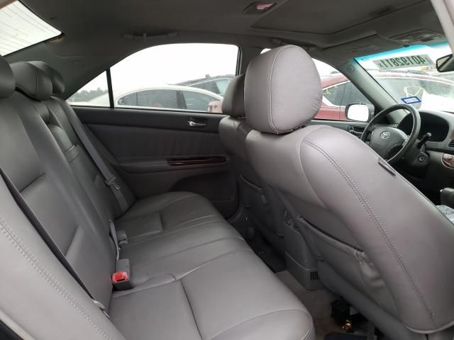 Toyota Camry • 2006 • 12 km 6