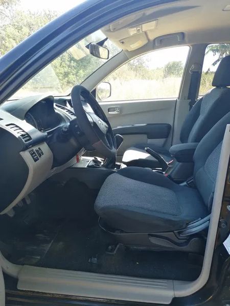 Mitsubishi L200 Pick up • 2010 • 213,000 km 4