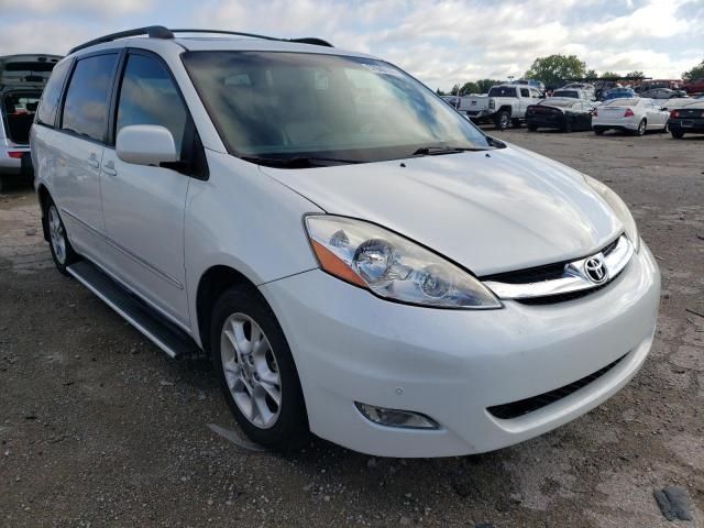 Toyota Sienna • 2006 • 2 km 1