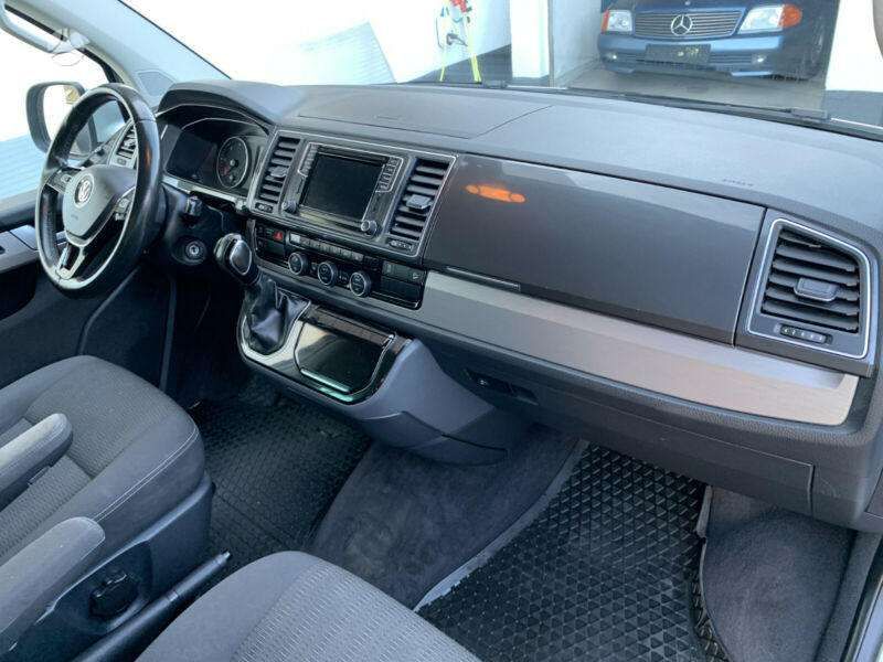 Volkswagen Multivan • 2016 • 166,000 km 14